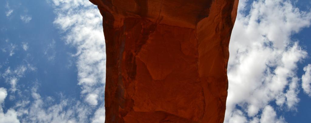 sota un gran arc, a Arches, Utah